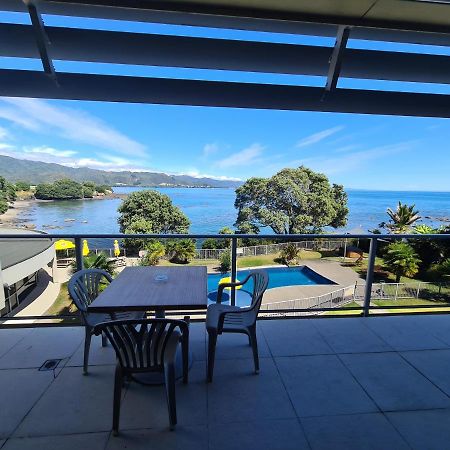 Te Kaha Beach Hotel Exterior foto