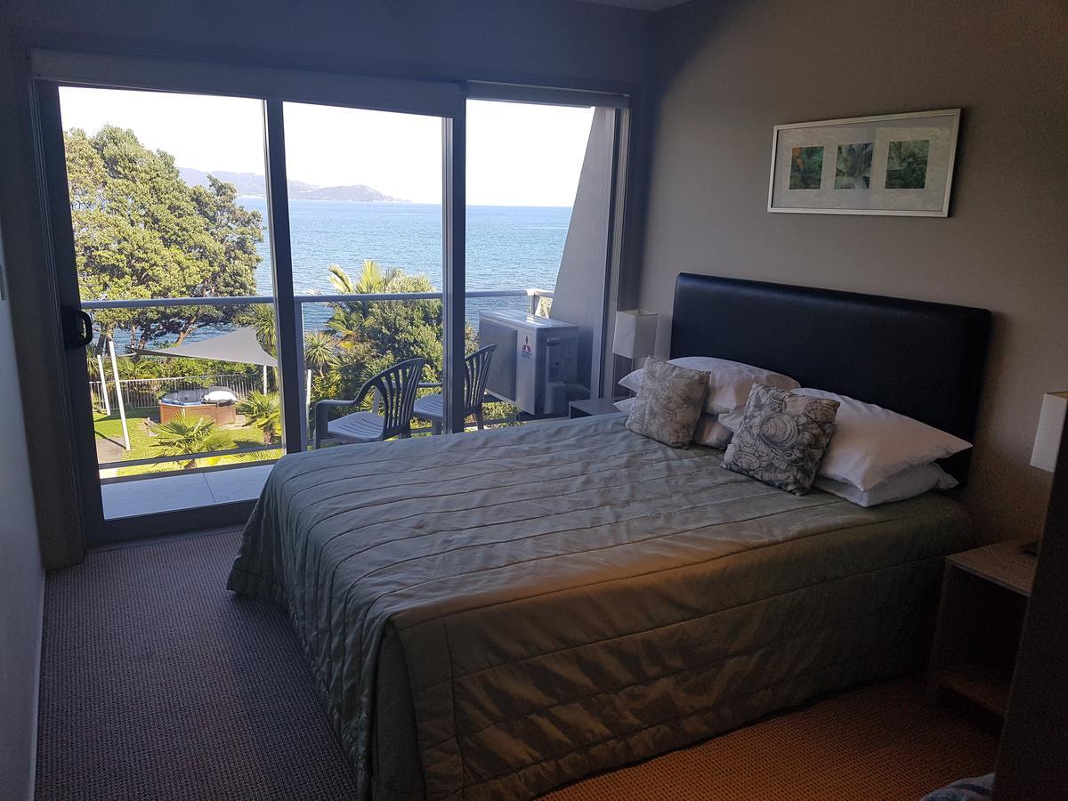 Te Kaha Beach Hotel Exterior foto